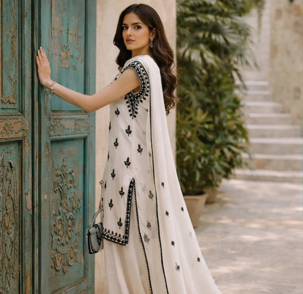 Sleeveless with Black print